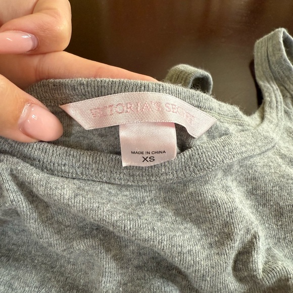Victoria's Secret Grey Fitted Tank Top Size XS - Picture 3 of 3